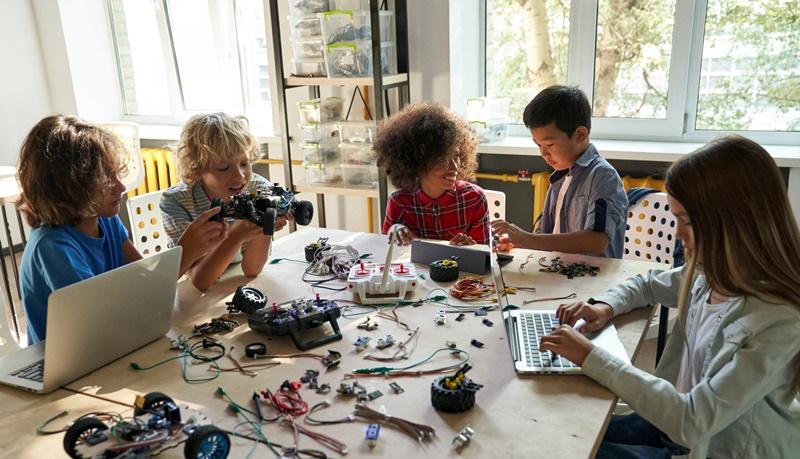 Saiba como tornar a tecnologia uma aliada da educação infantil