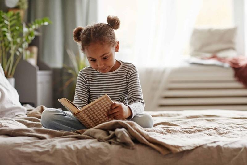 A importância das crianças começarem a praticar leitura