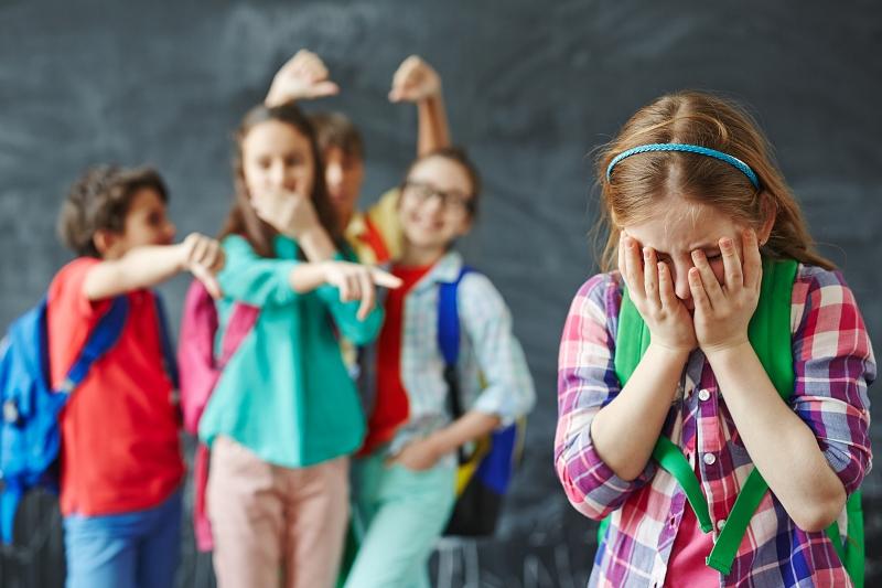 Bullying escolar: X sinais para os pais ficarem atentos
