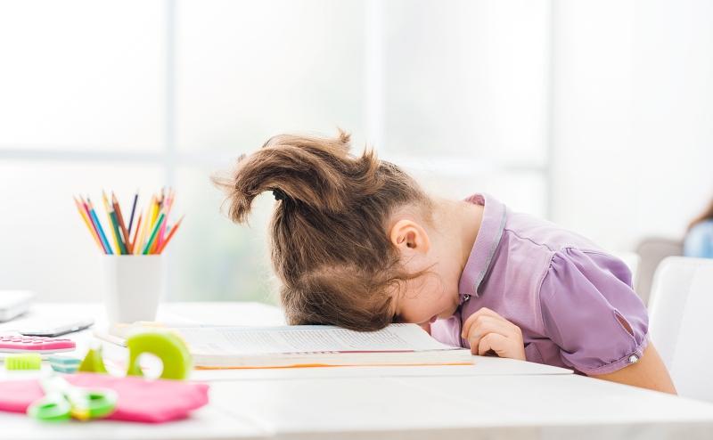 Como lidar com as dificuldades de aprendizagem e os transtornos de atenção nas crianças?